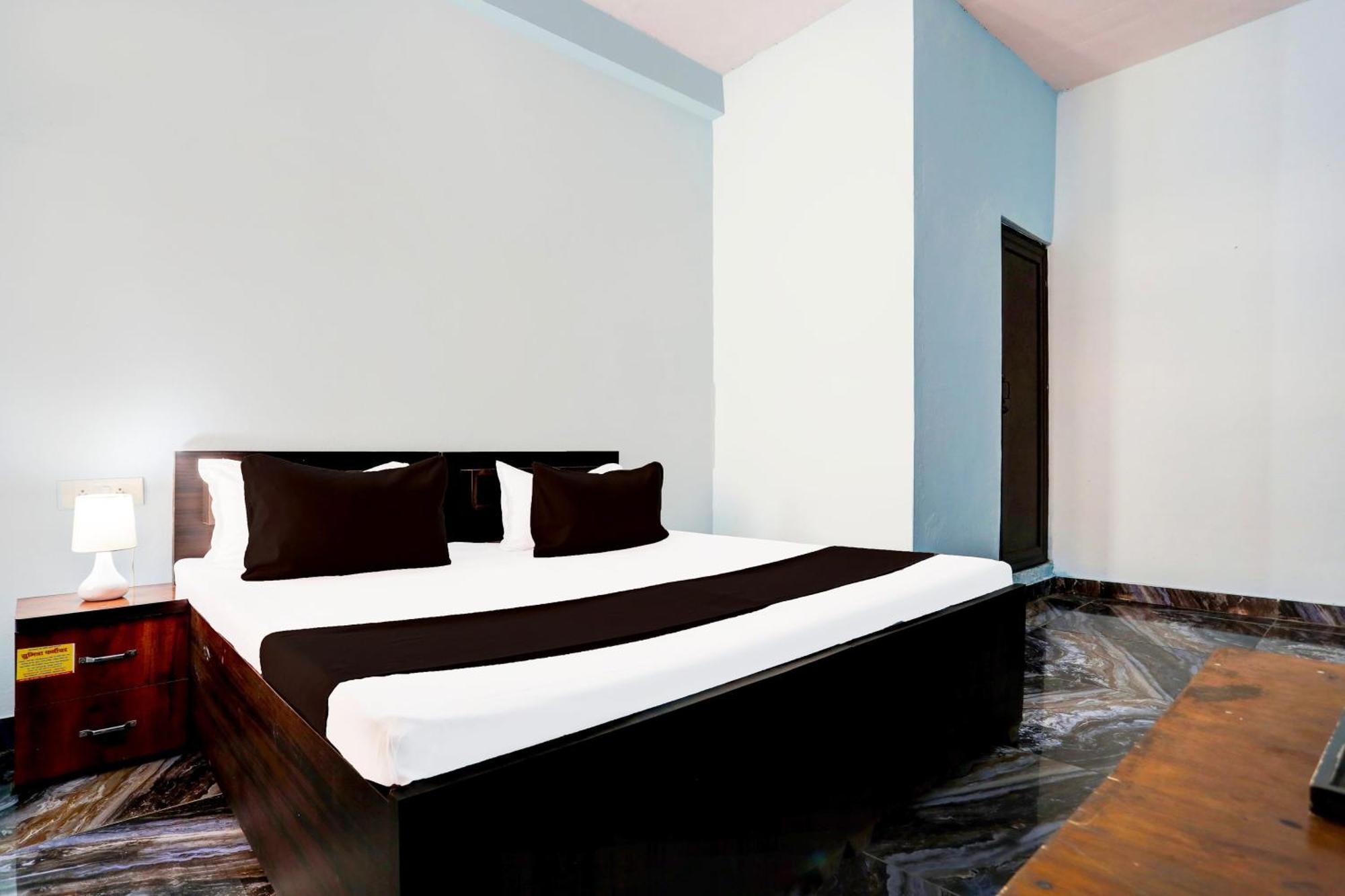 Spot On New Diamond Guest House Rudrapur Bagian luar foto