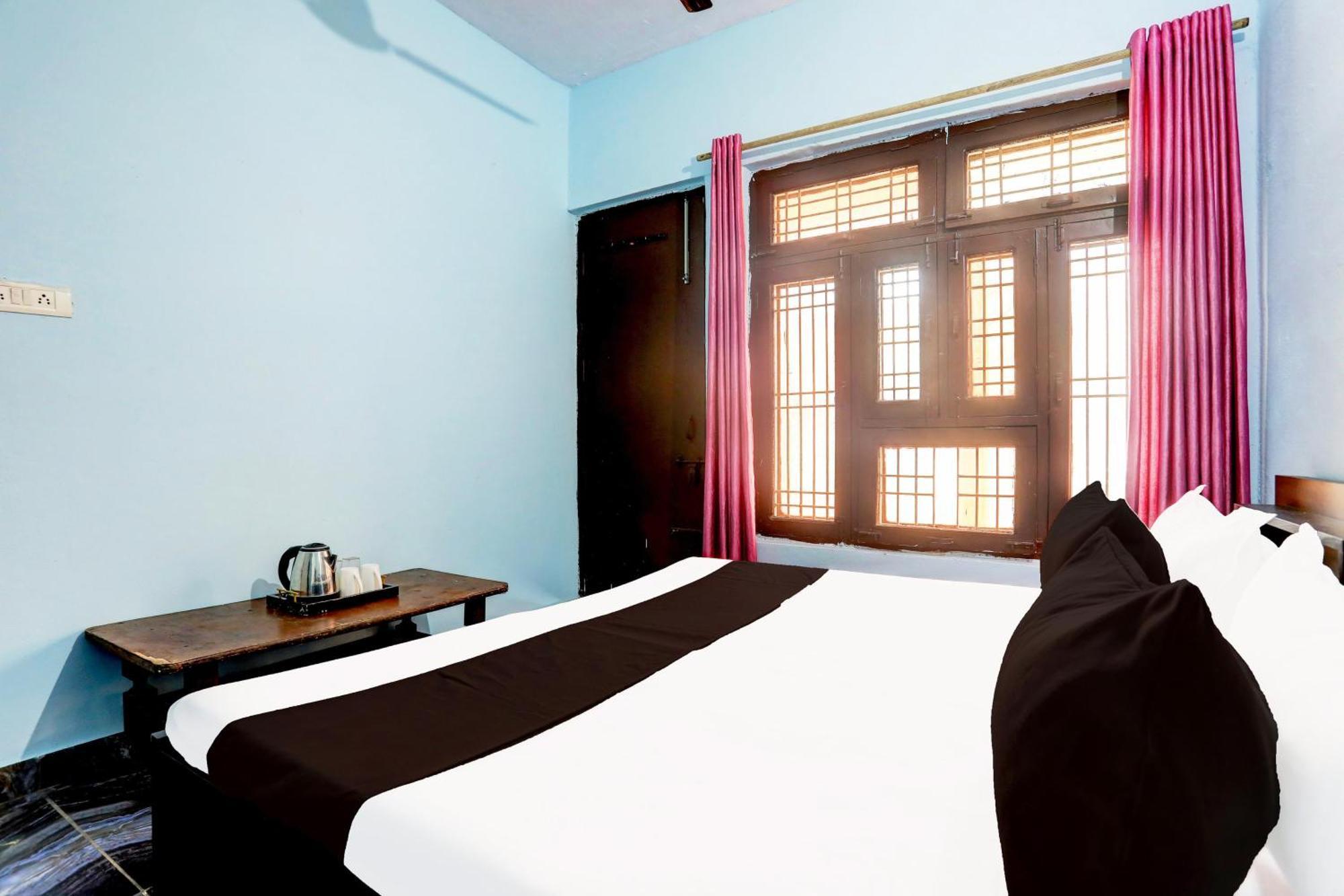 Spot On New Diamond Guest House Rudrapur Bagian luar foto